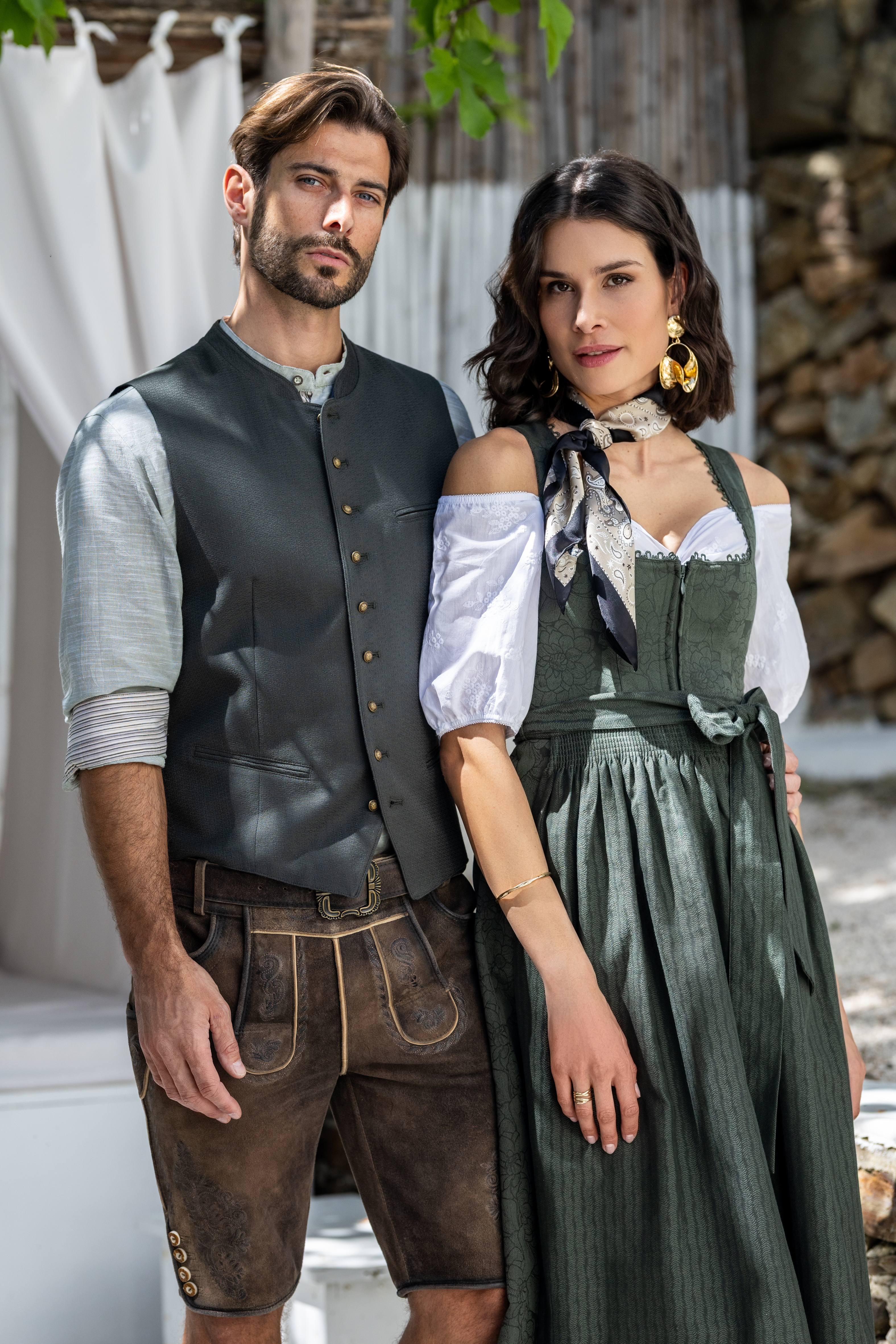 Marjo Dirndl & Trachtenweste grün